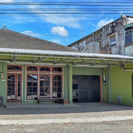Ndalem Sorogenen Guesthouse Джок'якарта Екстер'єр фото