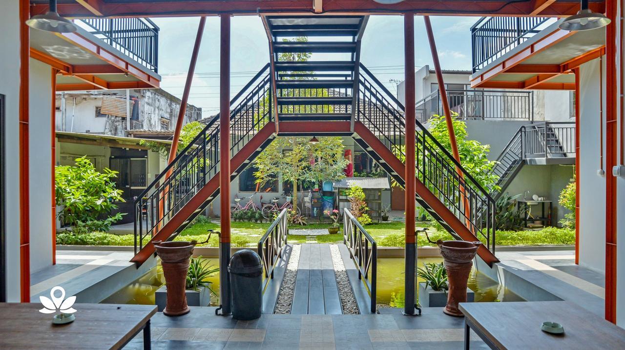 Ndalem Sorogenen Guesthouse Джок'якарта Екстер'єр фото