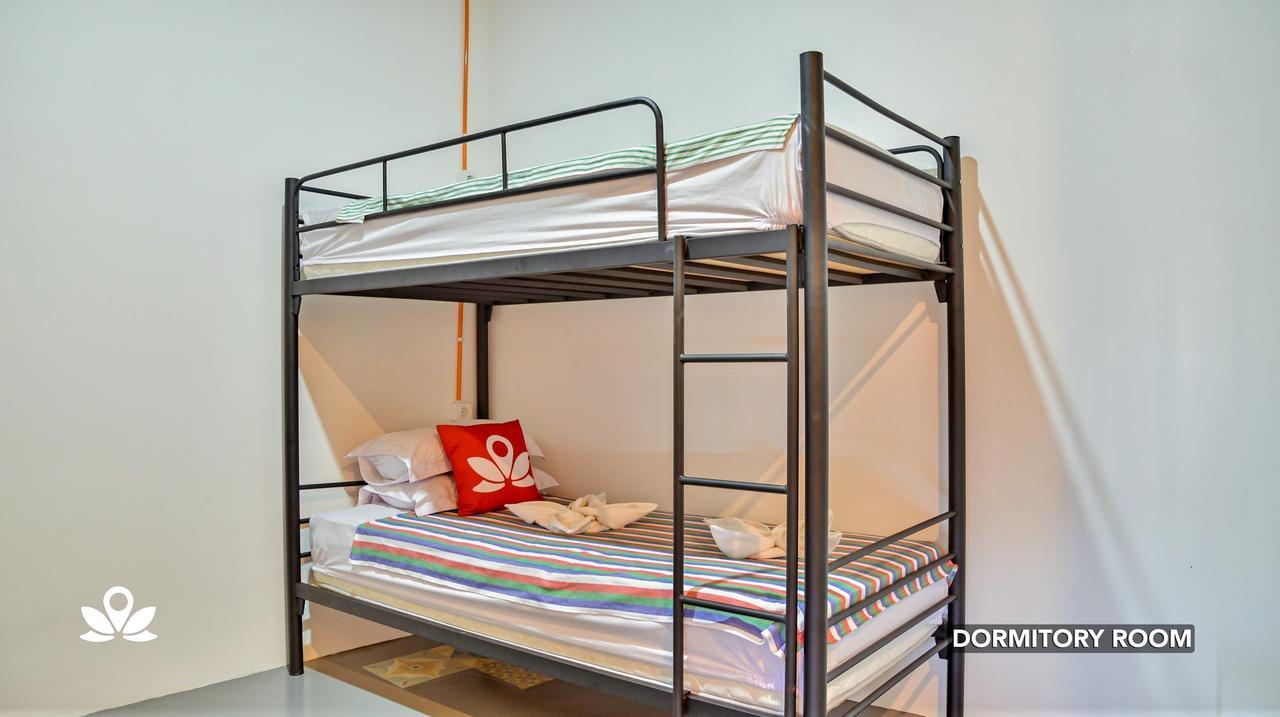 Ndalem Sorogenen Guesthouse Джок'якарта Екстер'єр фото